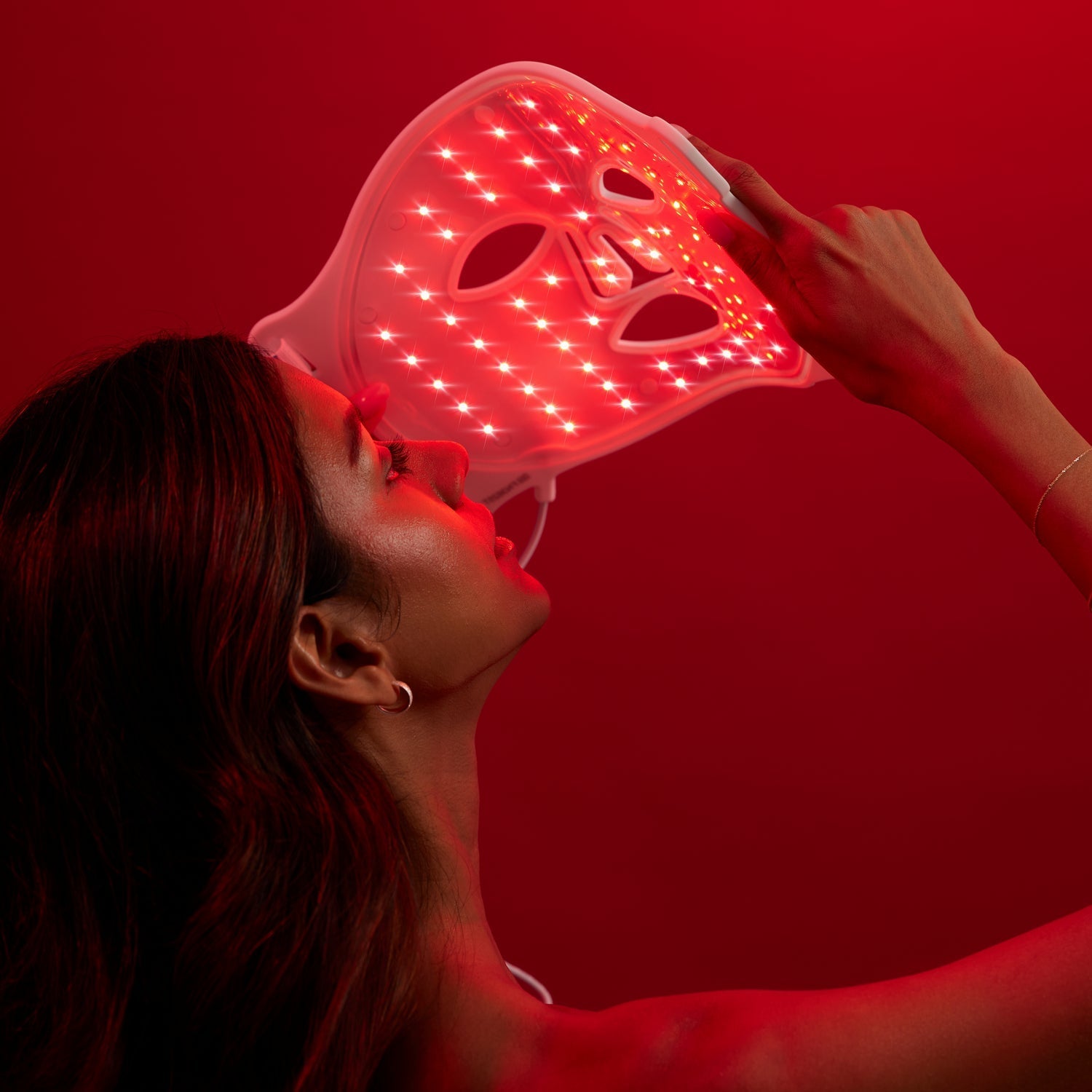 Omnilux Contour Face – FDA-Cleared LED Light Therapy Face Mask for Anti-Aging – Le Petit Spa